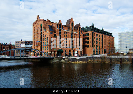 Internationales Maritimes Museum, Hambourg, Musée Maritime, l'Kaispeicher B entrepôt sur le Magdeburg et Brooktor Banque D'Images