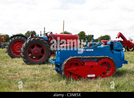 Les tracteurs d'époque au South Suffolk Show en mai 2011, près de Ampton à Bury St Edmunds Banque D'Images