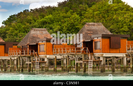 Likuliku Lagoon Resort, à Bures sur pilotis de villégiature cinq étoiles, Balaclava, Mamanucas, Fidji Banque D'Images