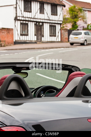 Gros plan d'une voiture de sport moderne à Lavenham, Suffolk Banque D'Images