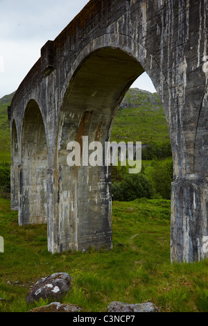 Vue sur viaduc de Glenfinnan, Ecosse, chef de Loch Shiel Banque D'Images