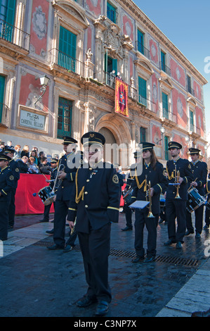 Pâques Vendredi saint procession dans les rues de Barcelone, Plaza del Cardinal Belluga, ville de Murcie, au Sud Est de l'Espagne Banque D'Images