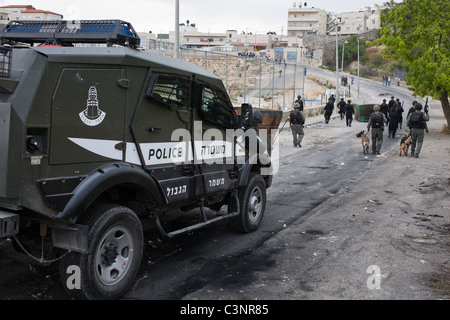 La police de Jérusalem a disperser quelques dizaines de jeunes Palestiniens, émeutes à Isawiyah sur Yom El-Naqba. Jérusalem, Israël. Le 15/05/2011. Banque D'Images