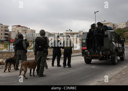 La police de Jérusalem a disperser quelques dizaines de jeunes Palestiniens, émeutes à Isawiyah sur Yom El-Naqba. Jérusalem, Israël. Le 15/05/2011. Banque D'Images