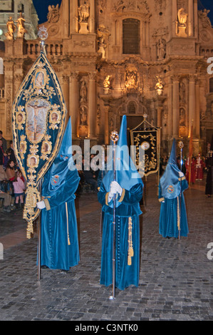 Soirée le Vendredi saint ou le Vendredi saint, Pâques procession dans les rues de la ville de Murcia, Espagne, Europe du sud-est Banque D'Images