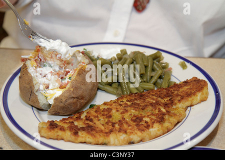 Tampa Florida, Temple Terrace, Bob Evans, restaurant restaurants cuisine manger dehors café cafés bistrot, frit, patate farcie cuite au four, haricots verts, Banque D'Images