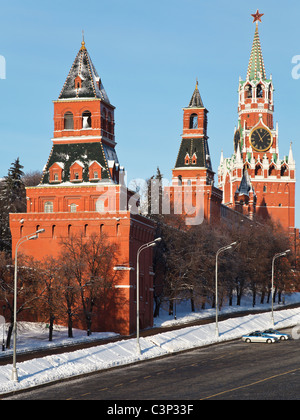 Vue d'une des tours du pont du mur du Kremlin, Moscou, Russie. Banque D'Images