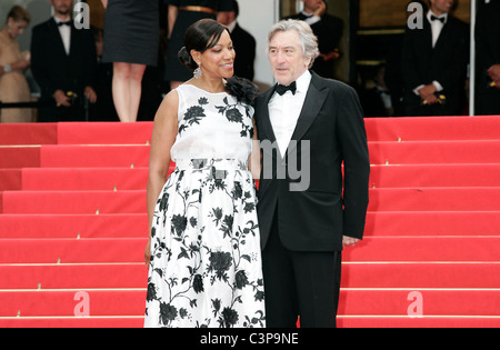 ROBERT DE NIRO GRACE HIGHTOWER PIRATES DES CARAÏBES - ON STRANGER TIDES PREMIERE PALAIS DES FESTIVALS CANNES FRANCE 14 Ma Banque D'Images