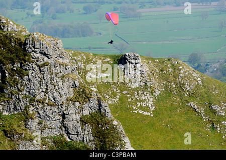 Plus de parapente Forcella Staulanza près de Castleton dans le parc national de Peak District Derbyshire, Angleterre Banque D'Images