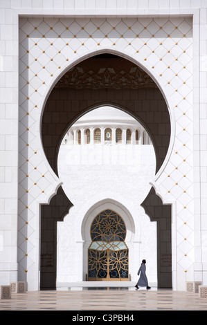 La Mosquée Sheikh Zayed à Abu Dhabi, Émirats arabes unis, ÉMIRATS ARABES UNIS Banque D'Images