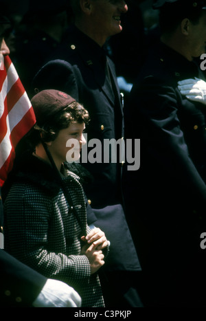 Les manifestants sur la Cinquième Avenue à New York en mai 1967 pour un appui à nos troupes au Vietnam parade. (© Richard B. Levine) Banque D'Images