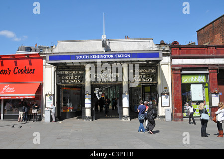 La station de métro South Kensington London transport Ligne Piccadilly Banque D'Images