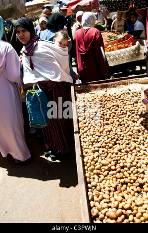 Des scènes dans le quartier commercial de Casablanca. Banque D'Images