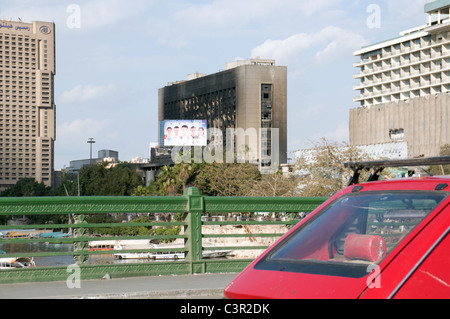 L'holocauste de la décision du Parti National Démocratique AC se détache sur l'horizon du centre-ville du Caire Banque D'Images