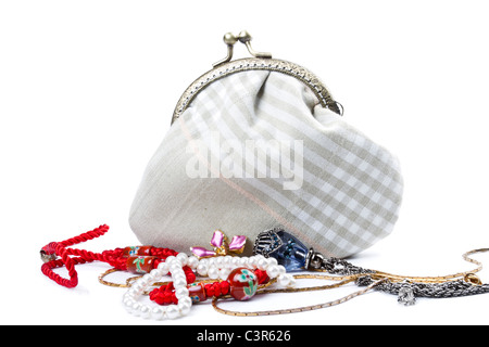 Le sac et les bijoux de couture n'isolated on white Banque D'Images