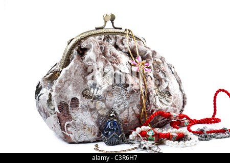 Le sac et les bijoux de couture n'isolated on white Banque D'Images