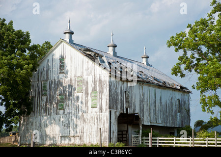 Weathered travail white barn sur le groupe de joseph poffenberger ferme, champ de bataille national d'Antietam. Banque D'Images