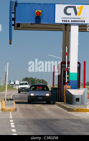 Les péages sont recueillis le long de la Route Nationale 3 dans la province de Buenos Aires, Argentine. Banque D'Images