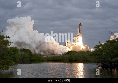 La navette spatiale Endeavour décollera du Centre spatial Kennedy de la NASA en Floride sur son dernier vol Banque D'Images