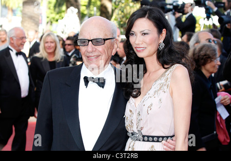 RUPERT MURDOCH WENDI DENG L'ARBRE DE VIE PREMIERE PALAIS DES FESTIVALS CANNES FRANCE 16 Mai 2011 Banque D'Images