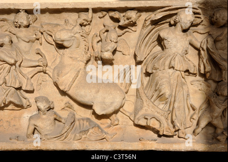 Italie, Latium, Tarquinia, Palazzo Vitelleschi, Musée national étrusque, sarcophage bas relief Banque D'Images