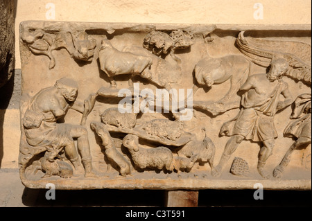 Italie, Latium, Tarquinia, Palazzo Vitelleschi, Musée national étrusque, sarcophage bas relief Banque D'Images