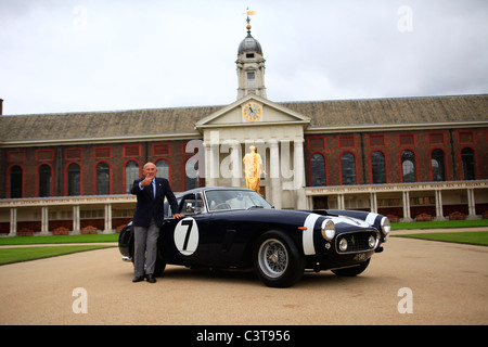 Les images d'aperçu de la Chelsea Auto Legends en septembre 2011 avec STIRLING MOSS avec son TT gagner Ferrari Berlinetta Banque D'Images