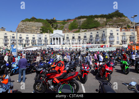 Course cycliste annuelle de mai Hastings, East Sussex, Angleterre, Royaume-Uni, GB. Rallye moto Royaume-Uni Banque D'Images