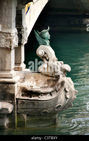 Puenta de pont Maria Cristina Rio Urumea San Sebastian Espagne Pays Basque espagnol town city Banque D'Images