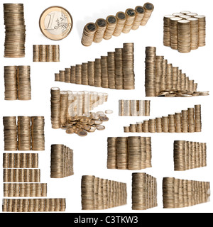 Des piles de 2 Euros in front of white background Banque D'Images