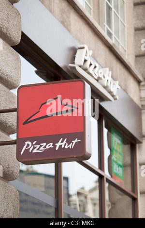 Pizza Hut Inscrivez-Logo, Londres, Angleterre, Banque D'Images