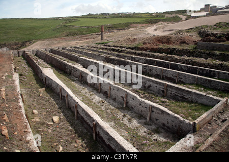 Vestiges de la décantation où l'étain a été extrait, Levant Mine d'étain, de St Just, Cornwall. Banque D'Images