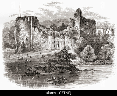 Le Château de Chepstow, Chepstow, Monmouthshire, Wales, vu de la rivière Wye à la fin du xixe siècle. Banque D'Images