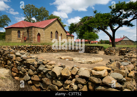 L'église et de bovins en pierre, kraal de Rorke Drift bataille, près de Dundee, Afrique du Sud Banque D'Images