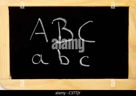 Un tableau avec le début de l'alphabet ABC Banque D'Images