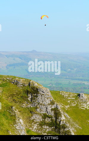 Plus de parapente Forcella Staulanza près de Castleton dans le parc national de Peak District Derbyshire, Angleterre Banque D'Images