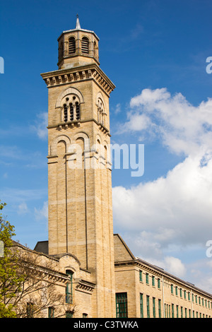 Moulin à sel à Saltaire, Yorkshire, UK. L'usine a été ouverte en 1853 par Titus Salt Banque D'Images