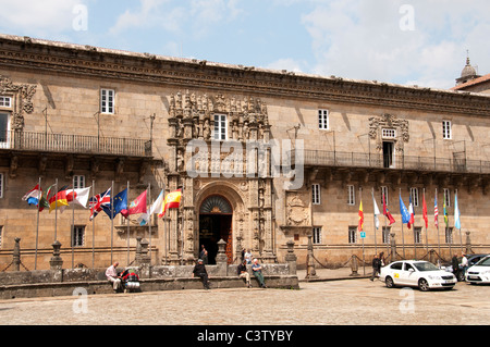 Hôtel Parador de los Reis Catolicos Santiago de Compostela à gauche de la cathédrale Espagne Banque D'Images