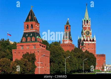 Vue d'une des tours du pont du mur du Kremlin, Moscou, Russie Banque D'Images