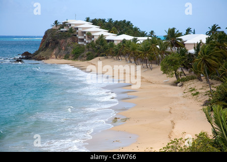 Curtain Bluff resort face à Carlisle Bay à Antigua Banque D'Images