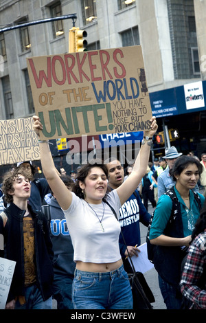 United Federation of Teachers membres et sympathisants manifester près de l'Hôtel de ville de New York contre les licenciements de l'enseignant proposé en mai 2011 Banque D'Images