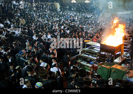 Des centaines de milliers célèbrent Lag BaOmer à tombe de Rabbi Shimon Bar Yochai. Meron, Israël. 22/05/2011. Banque D'Images