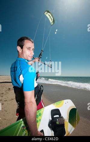 Kite-surf, l'homme à la caméra à l'épaule plus Banque D'Images