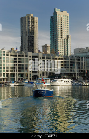 Voyager en taxi de l'eau de ville de Yale à Granville Island, Vancouver city. Banque D'Images