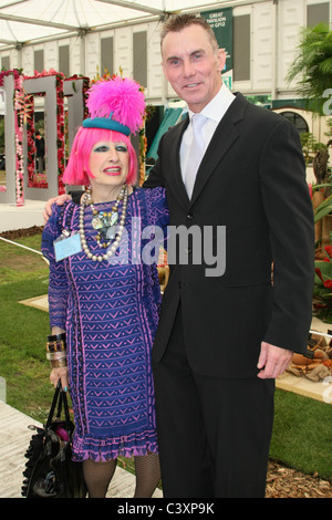 23.5.2011 RHS Chelsea Flower Show Zandra Rhodes et Gary Rhodes Banque D'Images