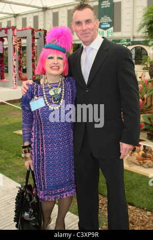 23.5.2011 RHS Chelsea Flower Show Zandra Rhodes et Gary Rhodes Banque D'Images