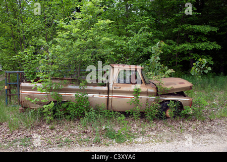 Camion rouillé et abandonné USA Banque D'Images