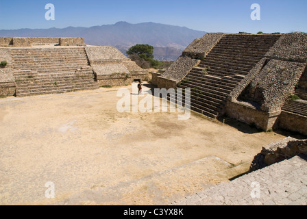 Site archéologique de Monte Alban(500BC-AD900-1000).La plate-forme du Nord.UNESCO World Heritage Site. Oaxaca, Mexique. Banque D'Images