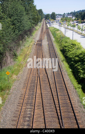 West Coast Express station de train de banlieue et les voies Port Moody, C.-B., Canada. Banque D'Images