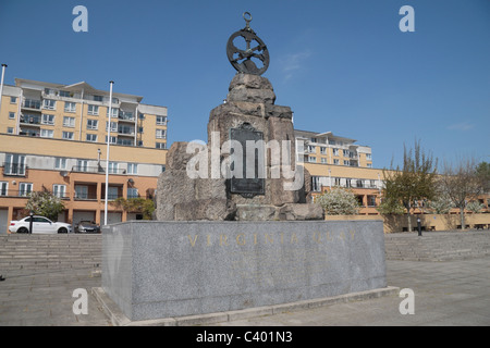 La Virginia Quay (premiers colons) Monument, situé sur la Tamise, East London, UK. Banque D'Images